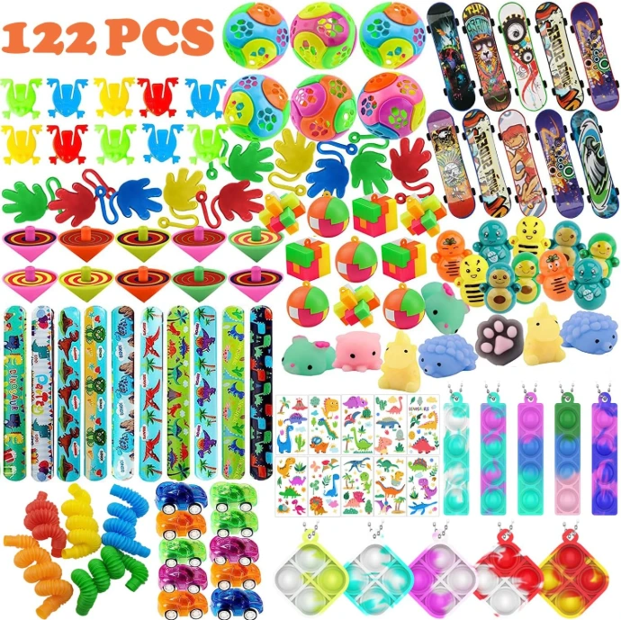 Lot de 122 petits jouets pour les sacs cadeaux